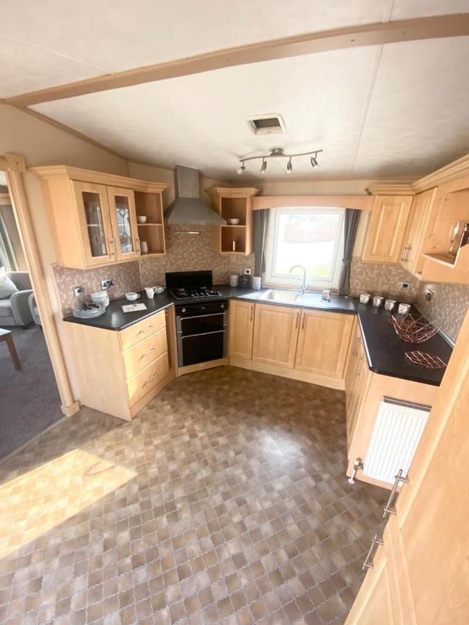 Luxury 2 Bedroom 2 Bathroom Caravan-Small Sofa 1 Pers Saint Osyth Bagian luar foto