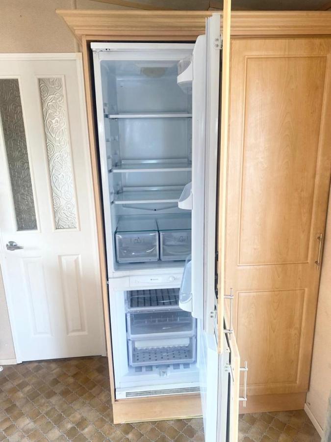 Luxury 2 Bedroom 2 Bathroom Caravan-Small Sofa 1 Pers Saint Osyth Bagian luar foto