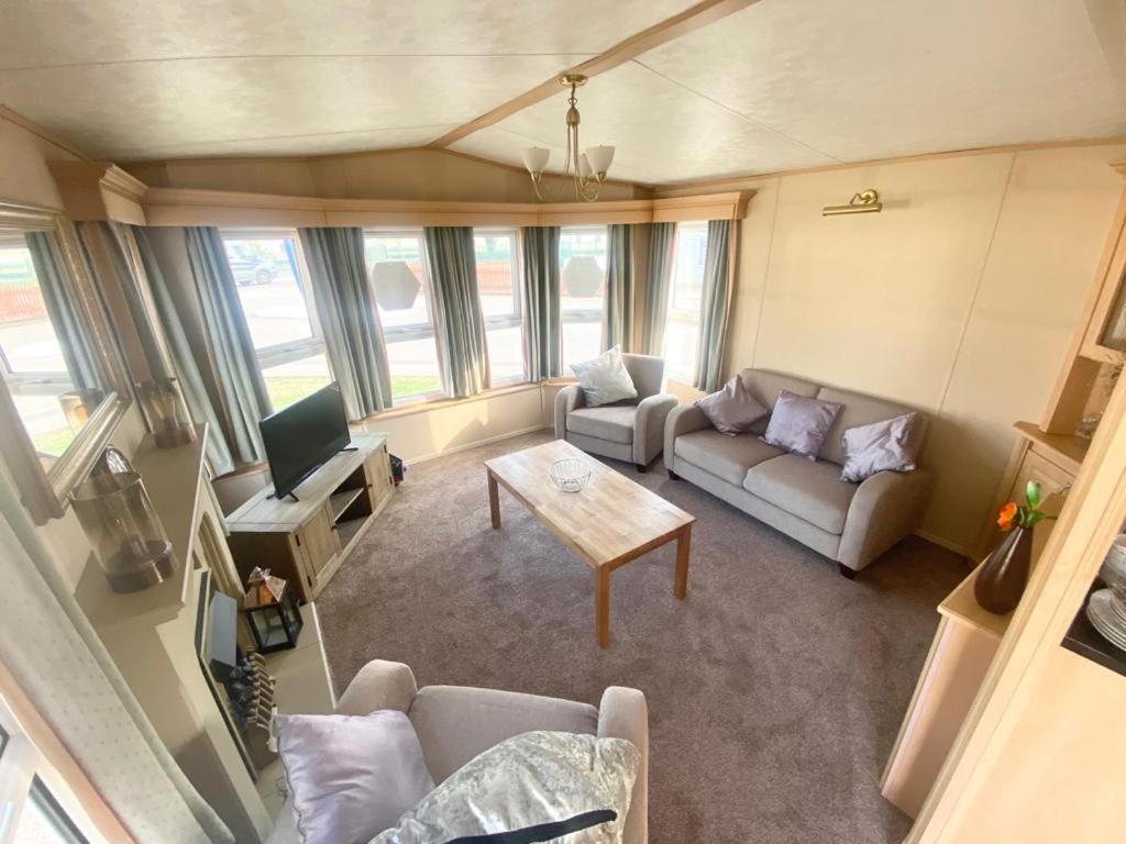 Luxury 2 Bedroom 2 Bathroom Caravan-Small Sofa 1 Pers Saint Osyth Bagian luar foto